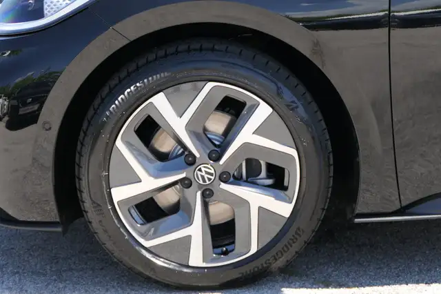 Volkswagen Id.3 view 3