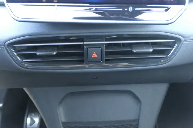 Volkswagen Id.3 view 13