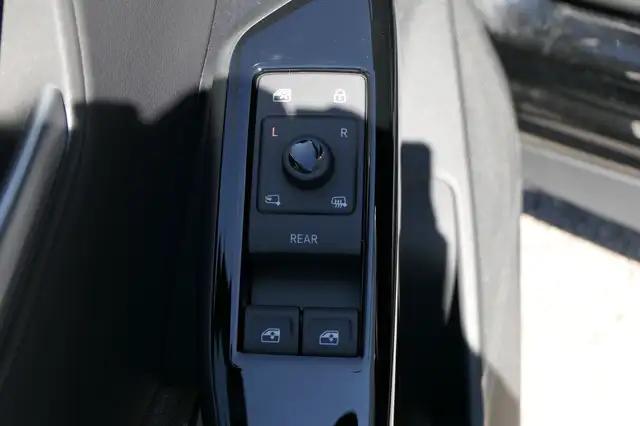 Volkswagen Id.3 view 4