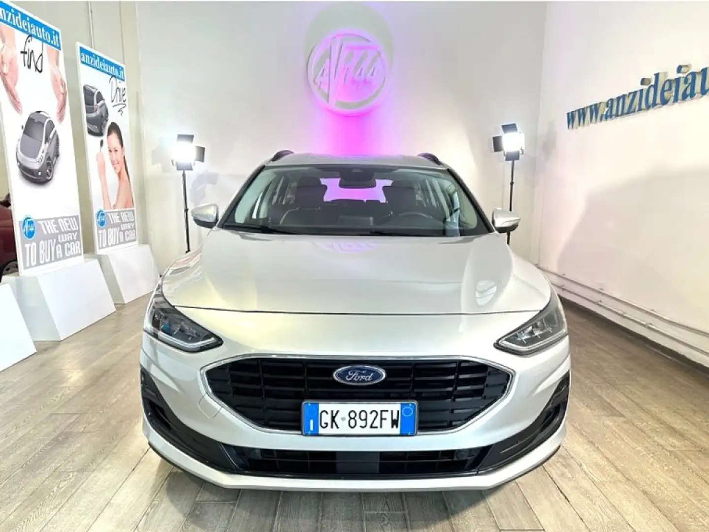 Ford Focus 1.5 EcoBlue 120 CV automatico SW Business Gris - 2