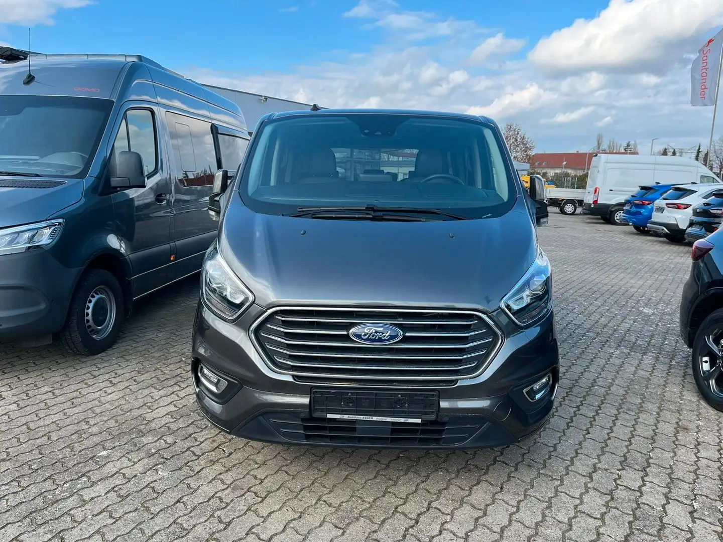 Ford Tourneo Custom TitaniumX L1 Klima v+h/ACC/Kamera Grau - 2