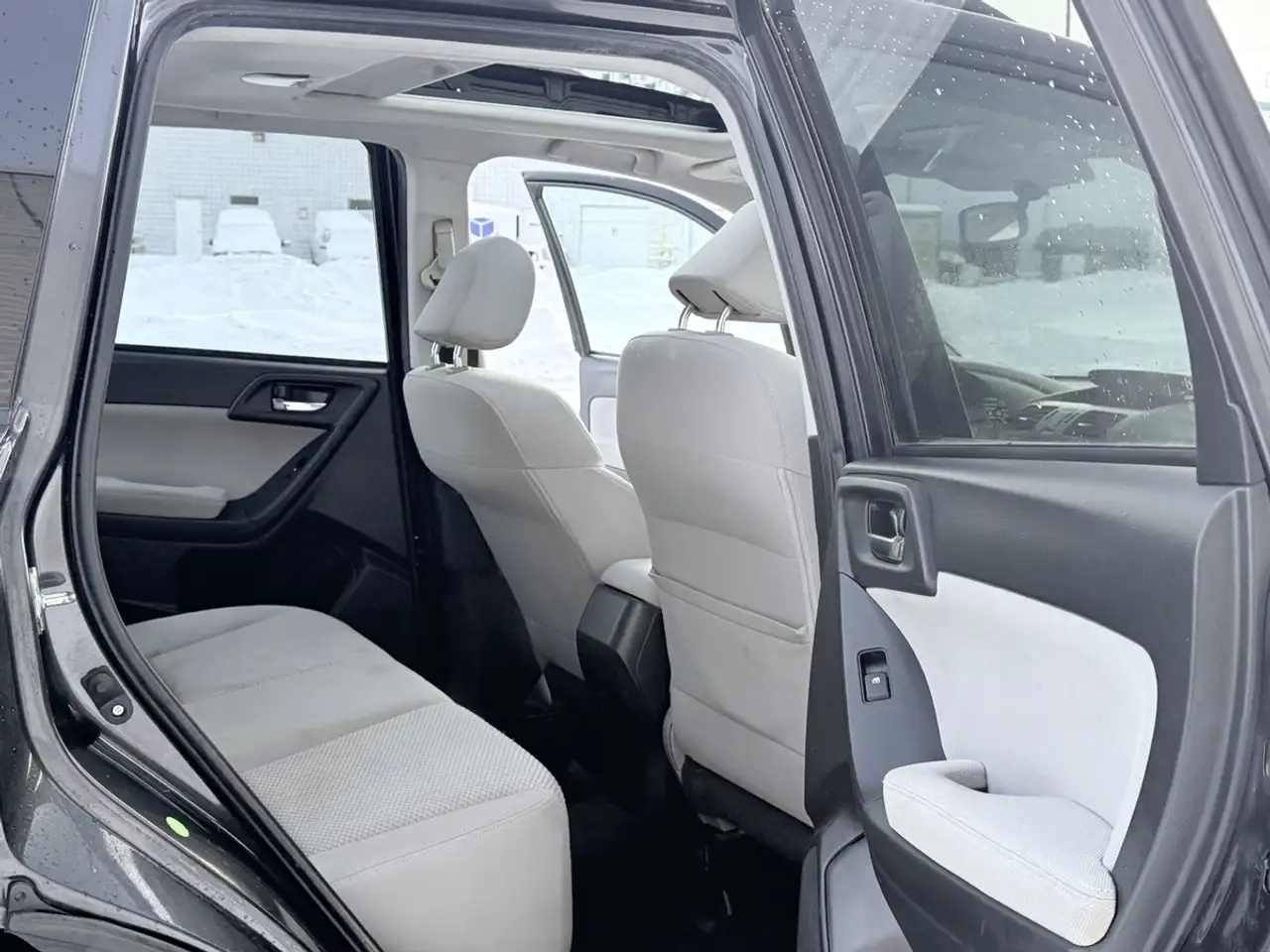 Subaru Forester снимка Subaru Forester