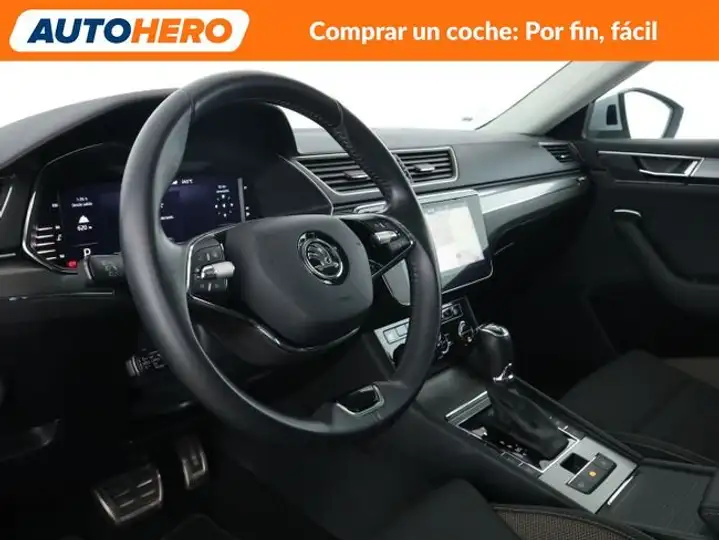 Škoda Superb 2023, foto 12