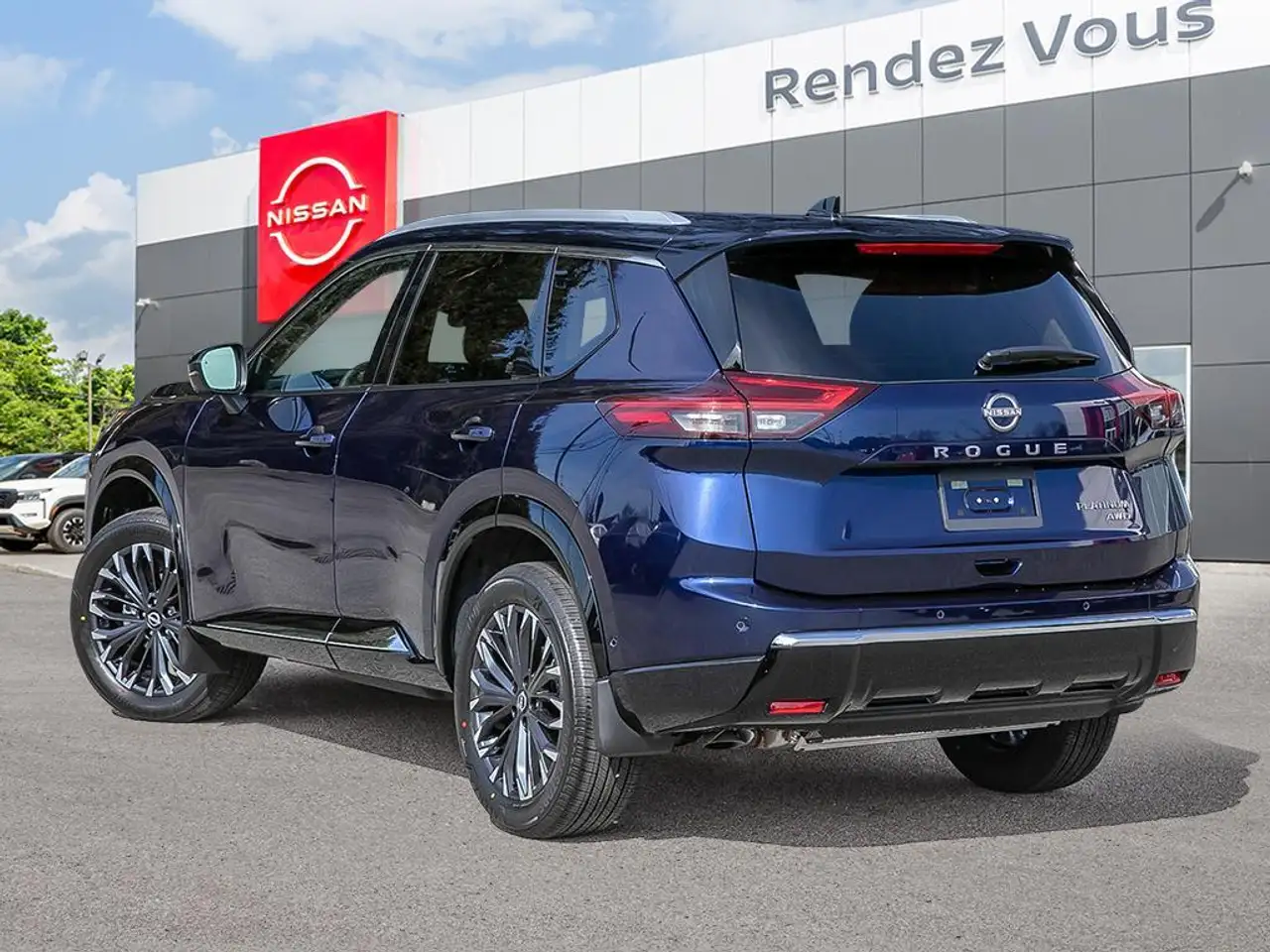 Nissan Rogue снимка Nissan Rogue