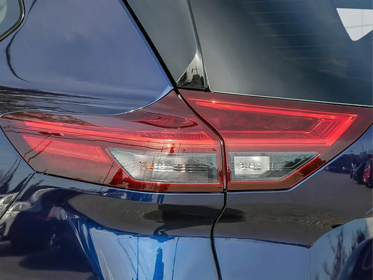 Nissan Rogue снимка Nissan Rogue