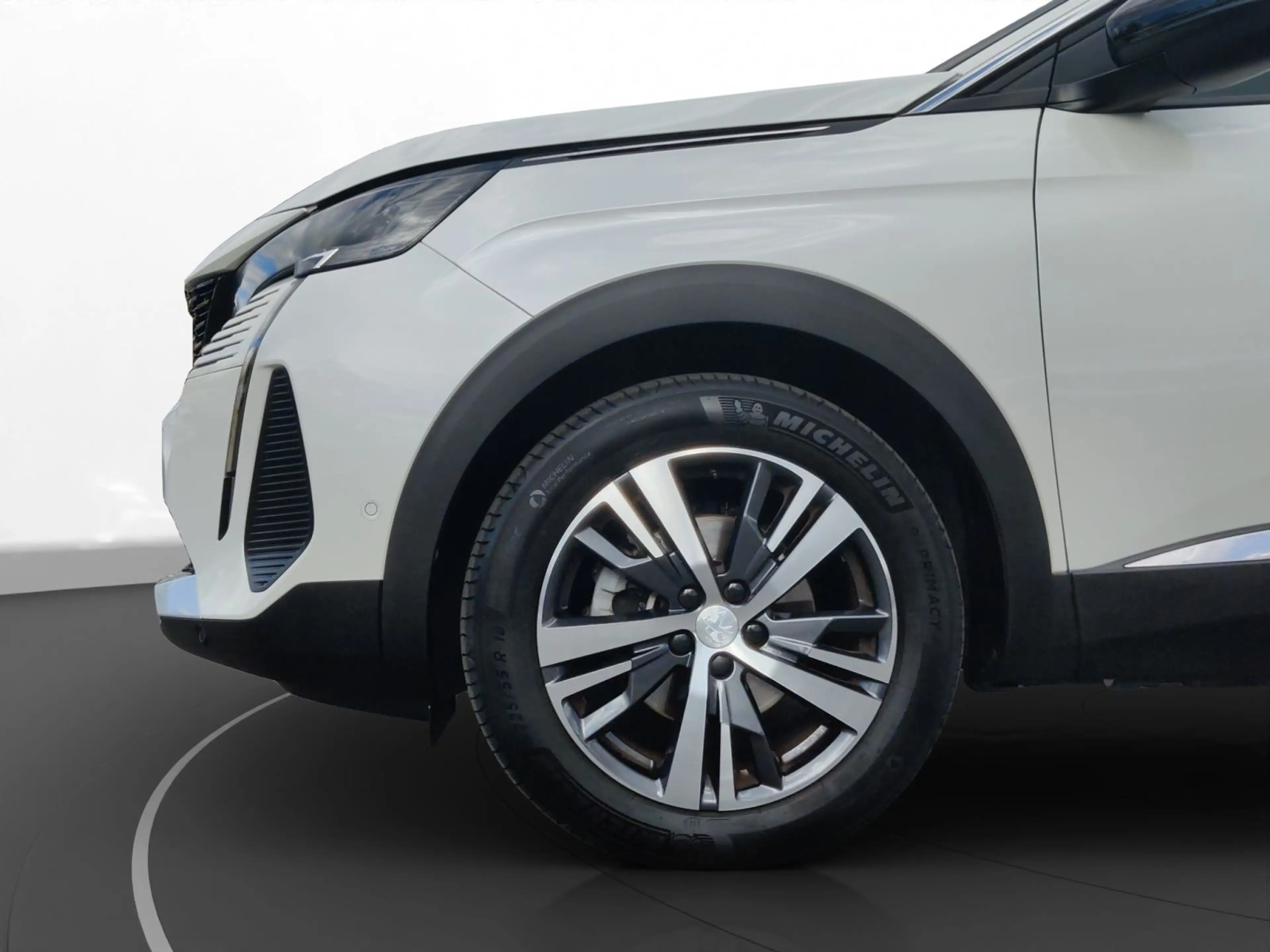 Peugeot 5008 Allure Pack PureTech 130 7-Sitzer Kamera 30 — photo 11