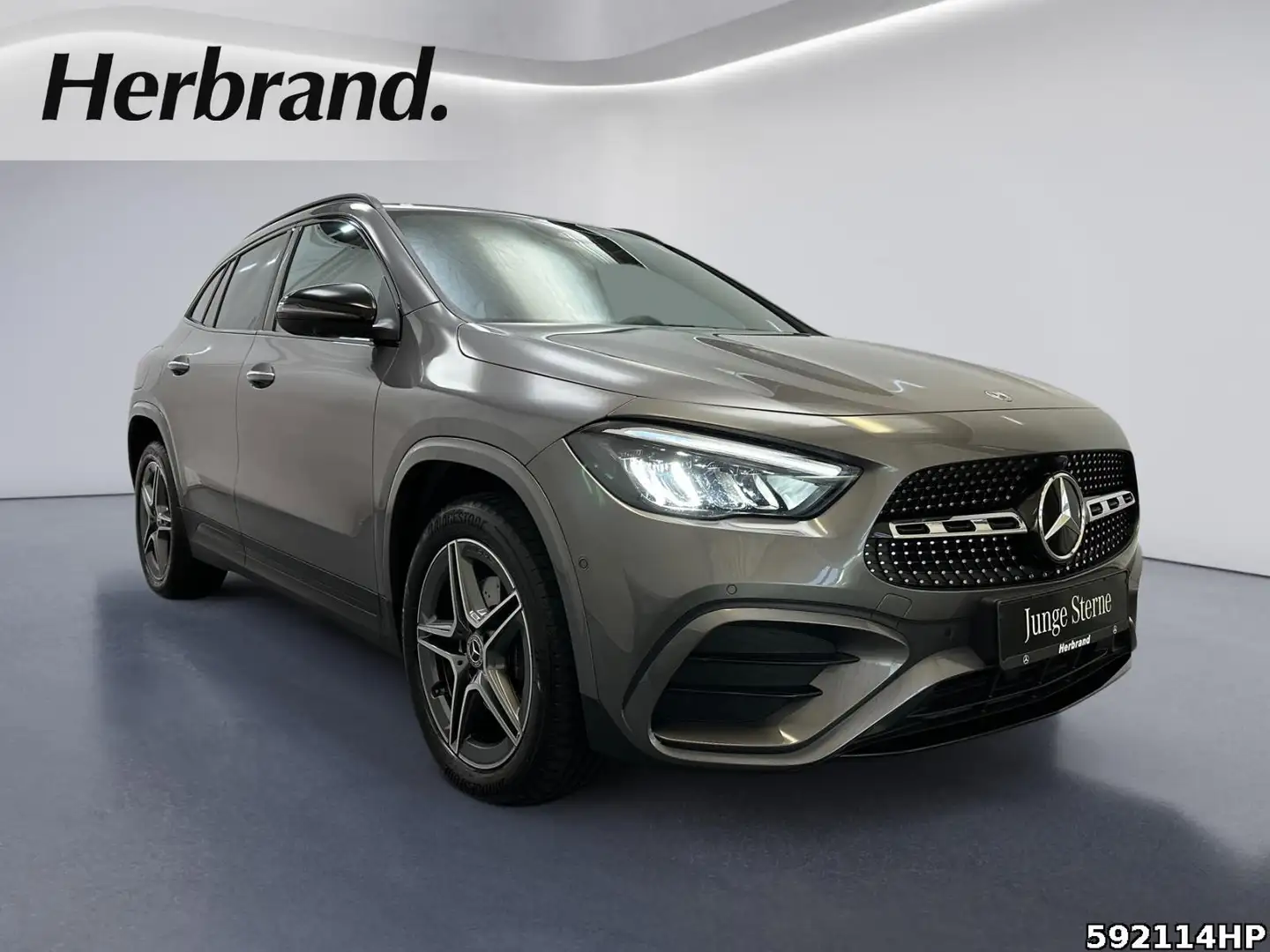 Mercedes-Benz GLA 250 e AMG  Night 360°Cam LED Distronic LHZ. Grau - 2