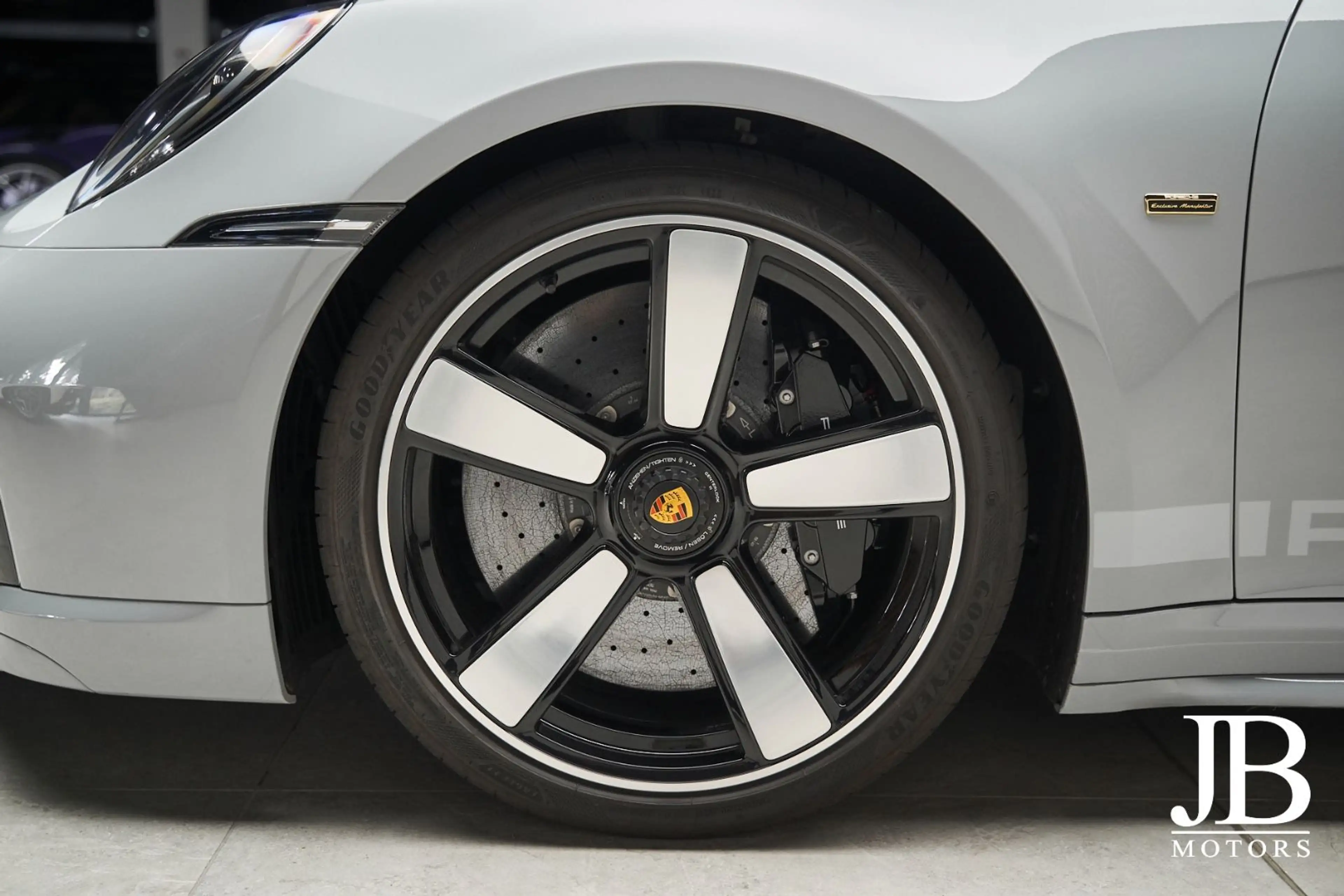 Porsche 992 Sport Classic Burmester Lift Cognac 360° LED — photo 11