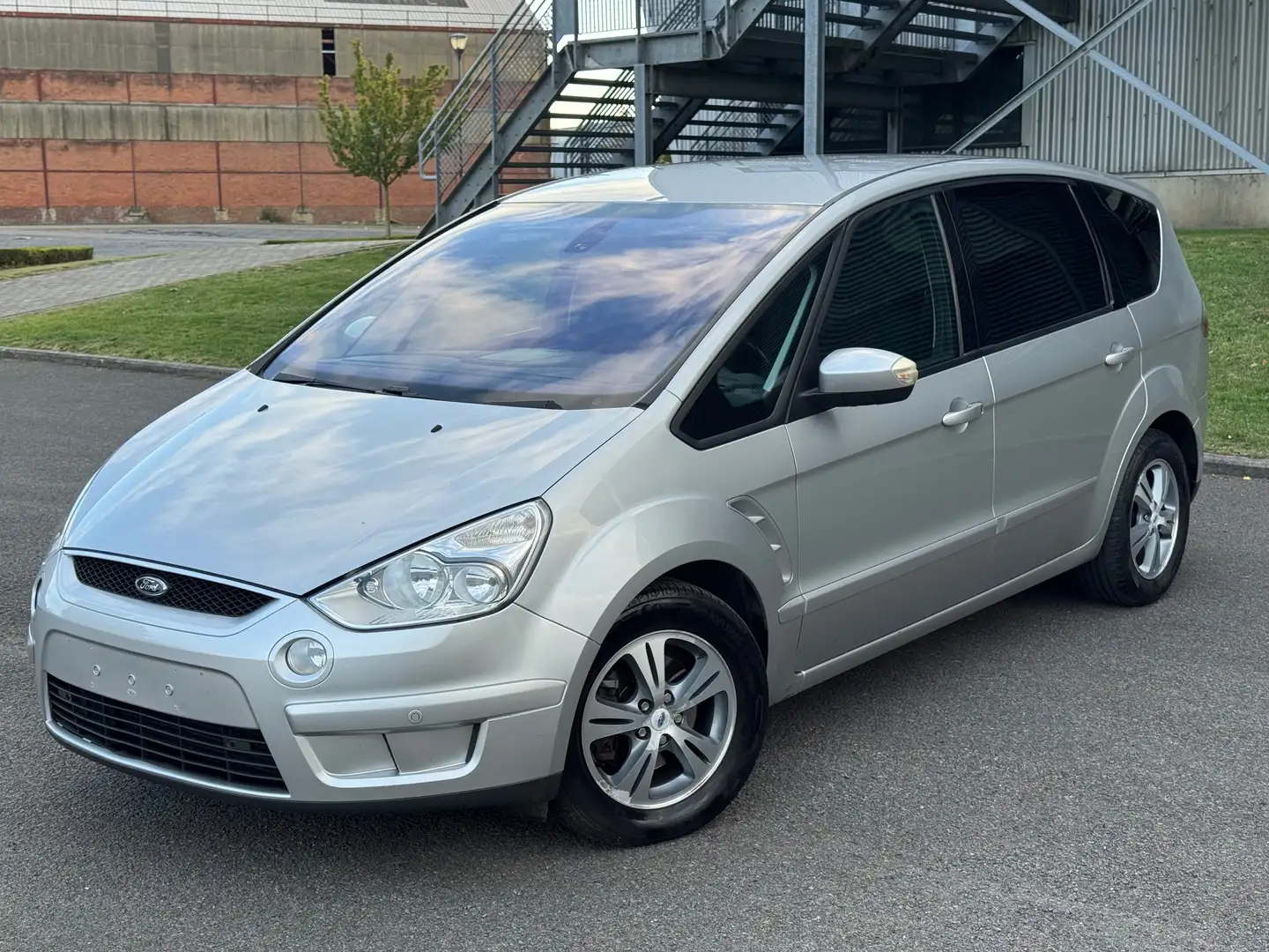 Ford S-Max S-Max 1.8 TDCi Trend Prêt à être immatriculé Silber - 2