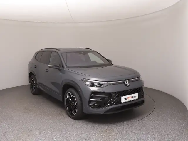 Volkswagen Tayron view 2