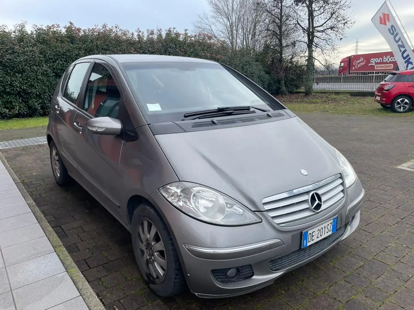 Mercedes-Benz A 180 A 180 cdi Elegance Grau - 2