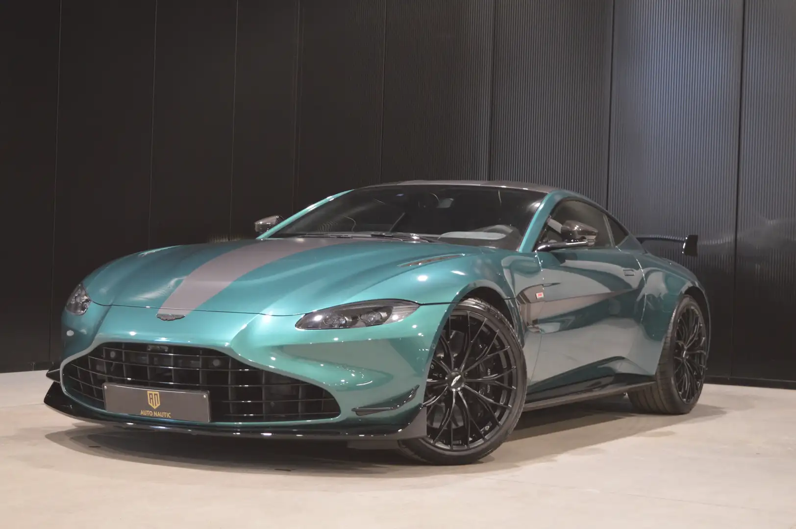 Aston Martin Vantage V8 Coupé F1 edition - 22.000 km - Carbon pack Vert - 1
