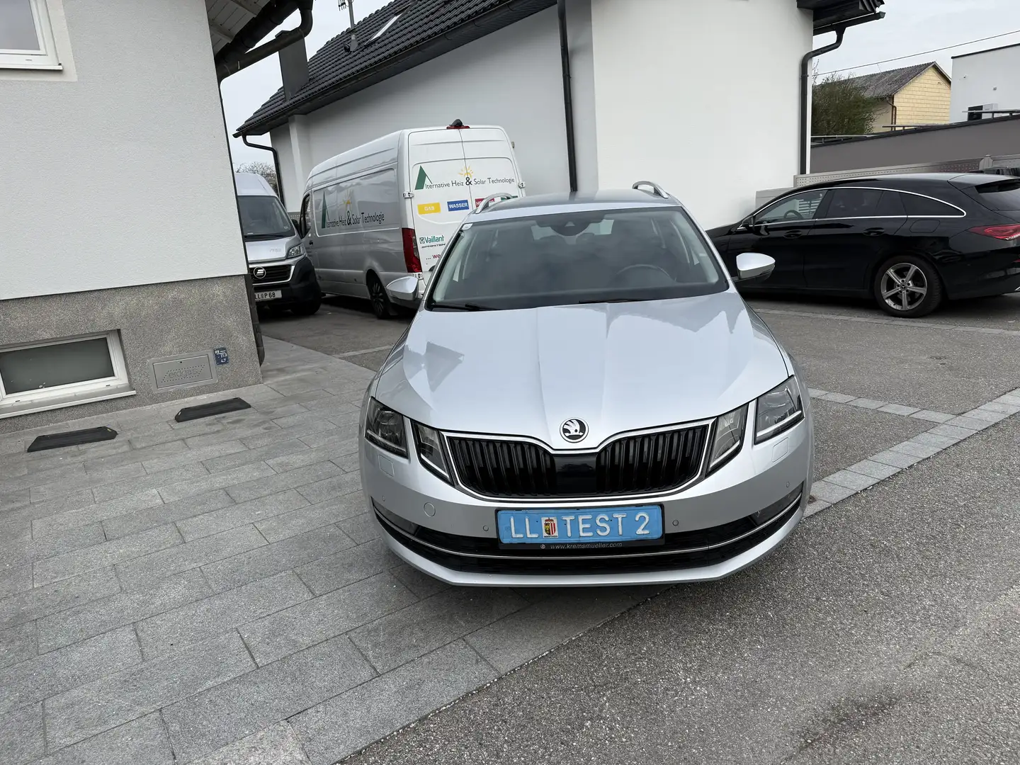Skoda Octavia Škoda OCTAVIA Combi Style Limited TDI DSG Grau - 2