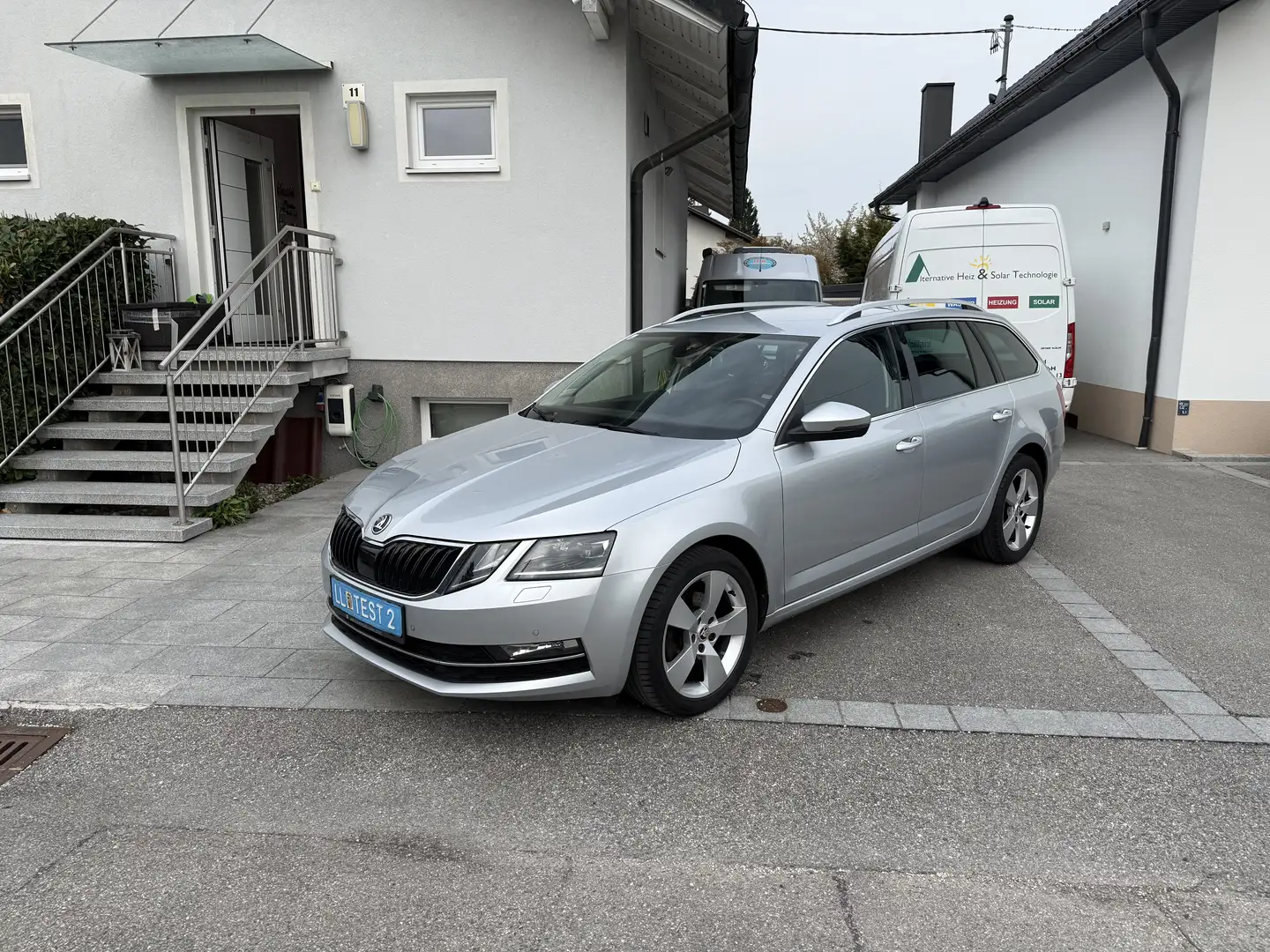 Skoda Octavia Škoda OCTAVIA Combi Style Limited TDI DSG Grau - 1