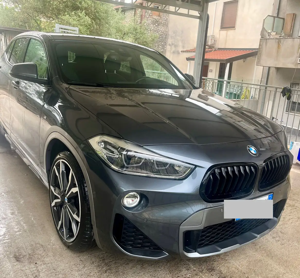 BMW X2 xdrive20d Msport X auto Grijs - 2