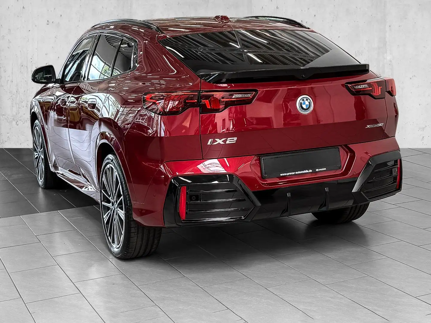 BMW iX2 xDrive30 MSport + Pano + H/K + 20" Roşu - 2