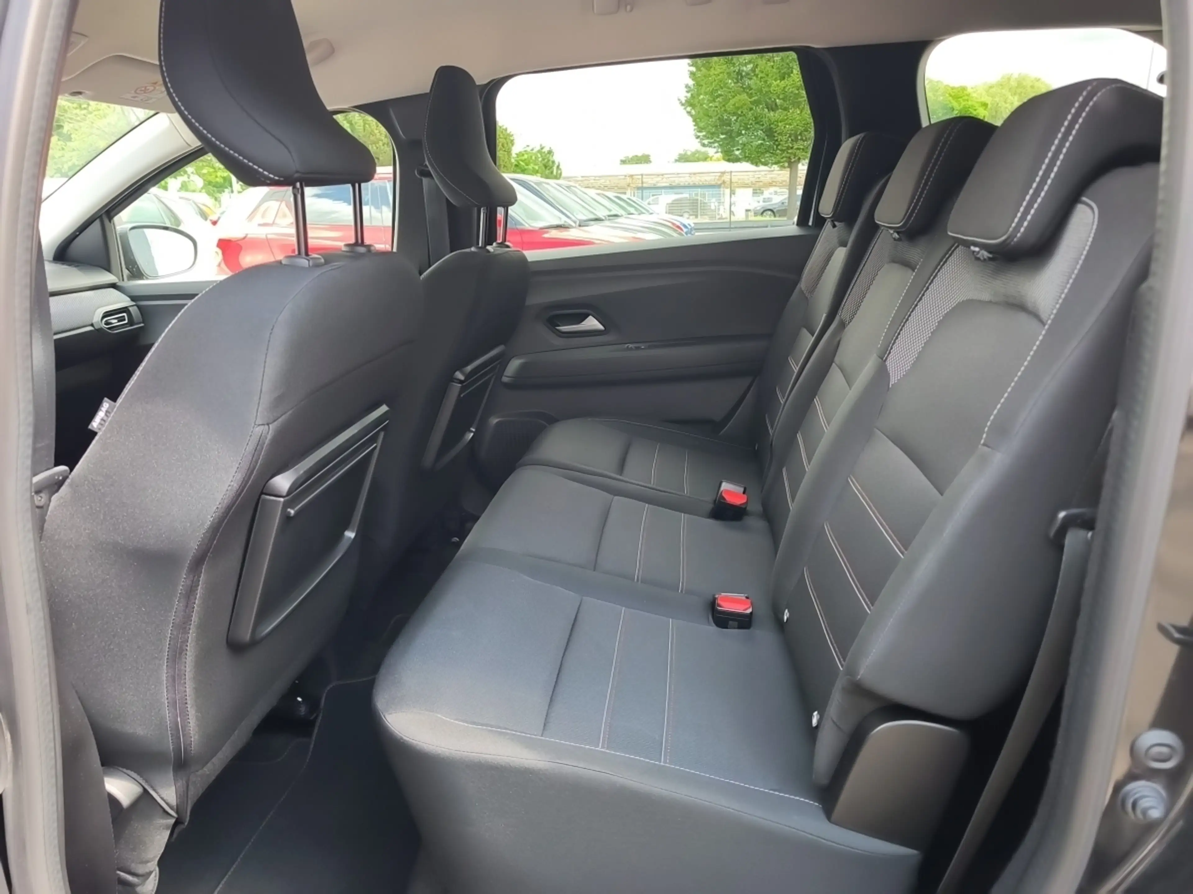 Dacia Jogger EXTREME TCe 100 ECO-G 7-SITZER KLIMA*ALLW — photo 8