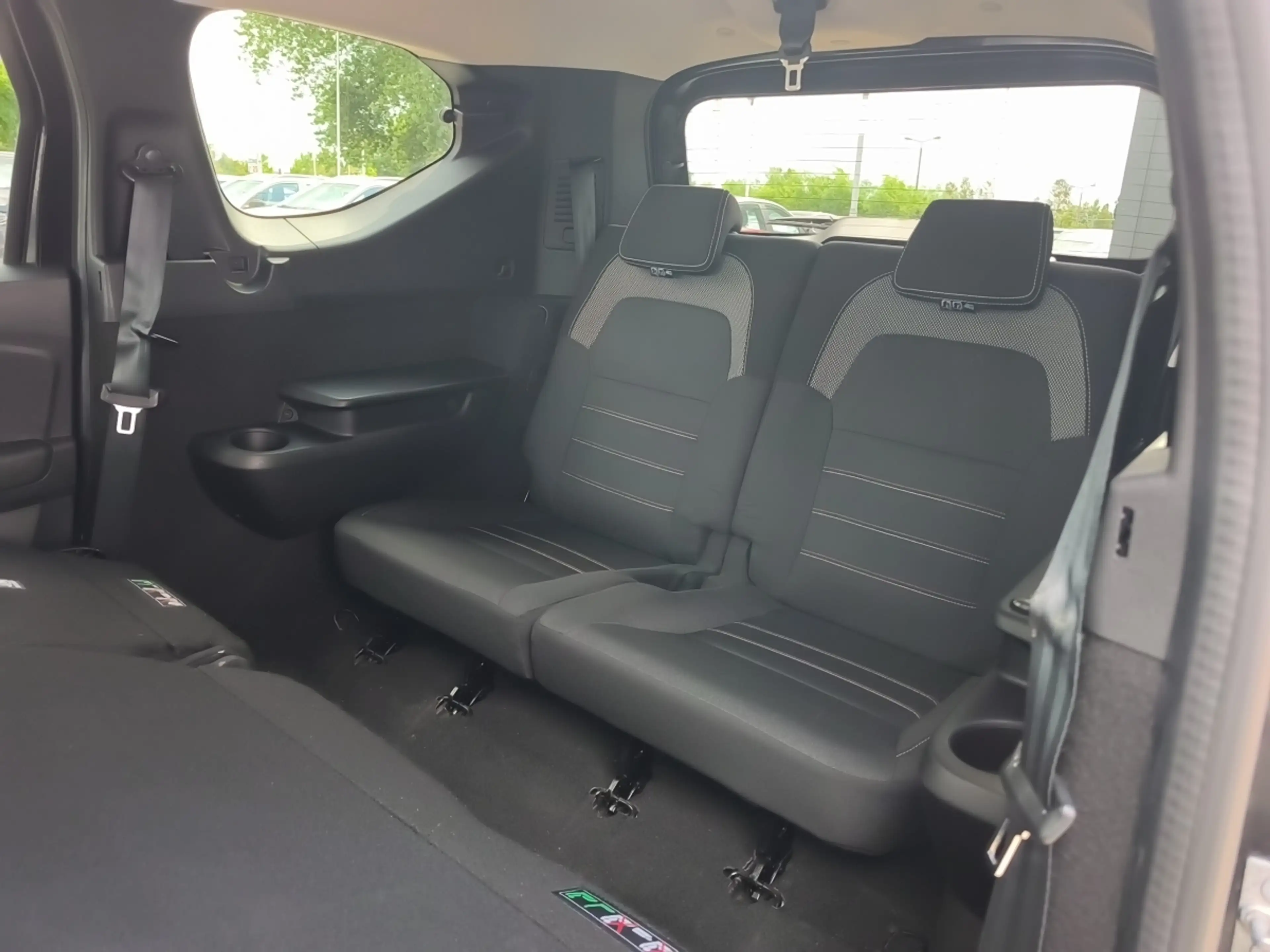 Dacia Jogger EXTREME TCe 100 ECO-G 7-SITZER KLIMA*ALLW — photo 13