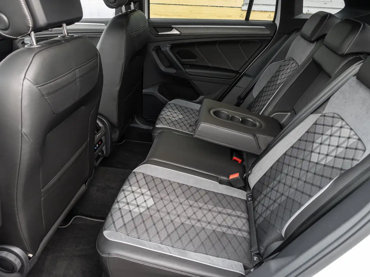 Volkswagen Tiguan 2.0 TDI DSG R-Line 15