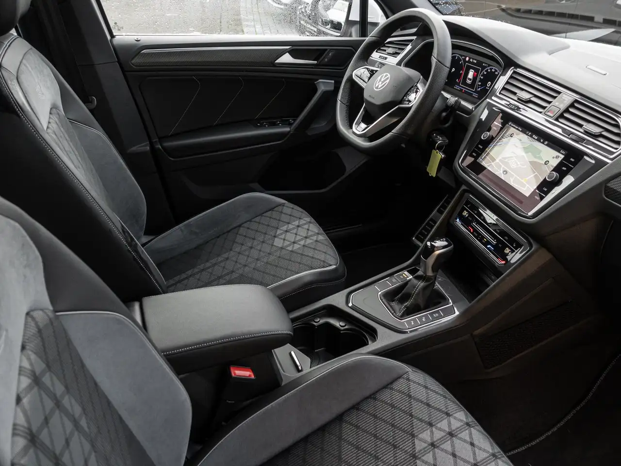 Volkswagen Tiguan 2.0 TDI DSG R-Line 8