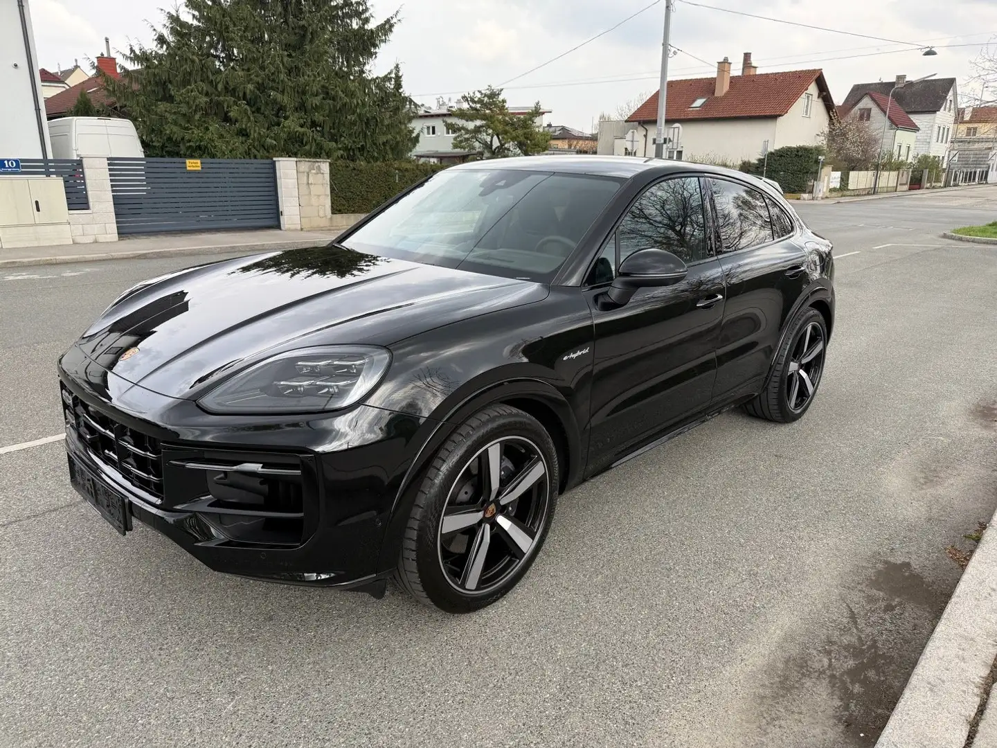 Porsche Cayenne Coupe E-Hybrid*Sport Design Paket* Schwarz - 1