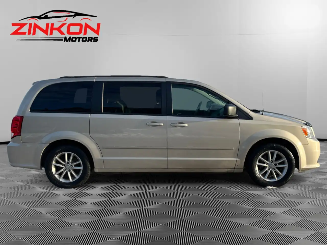 Dodge Grand Caravan снимка Dodge Grand Caravan