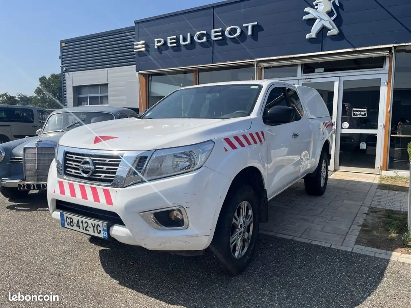 Nissan Navara (4) King-Cab 2.3 dCi 160 Visia Pack Blanc - 1