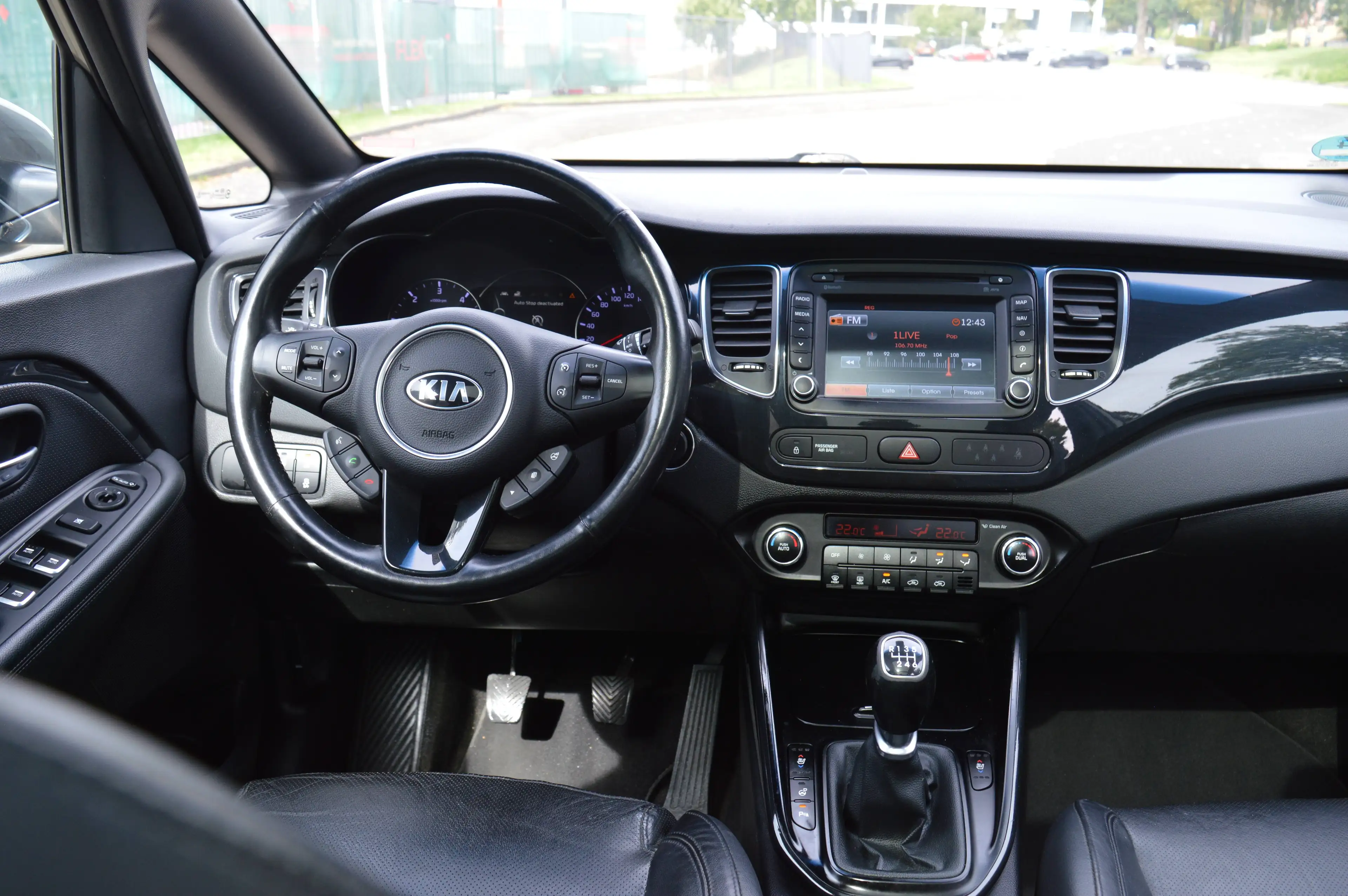 Kia Carens Spirit*AHK*Leder*Kamera*Schiebedach*Navi*7-Sitzer* — photo 11
