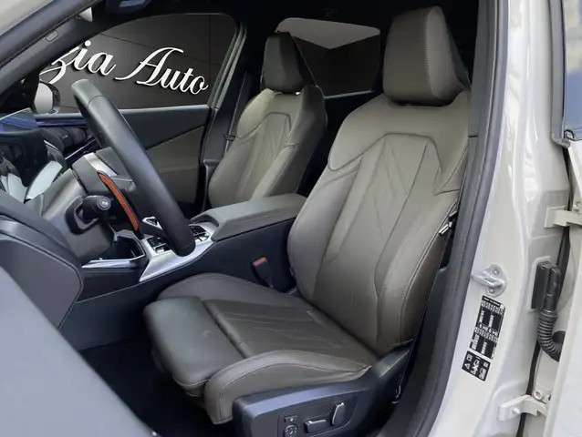 BMW X3 view 3