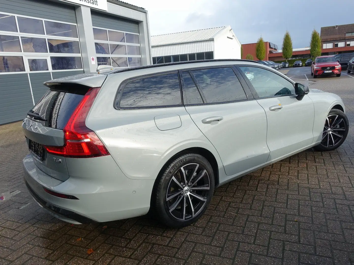 Volvo V60 T6 AWD Plus Dark/Pilot/360°Cam/Pilot/BLIS Grau - 2