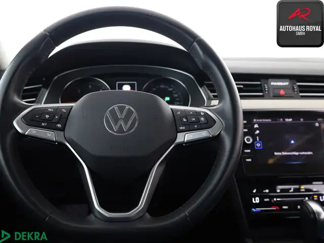Volkswagen Passat view 15