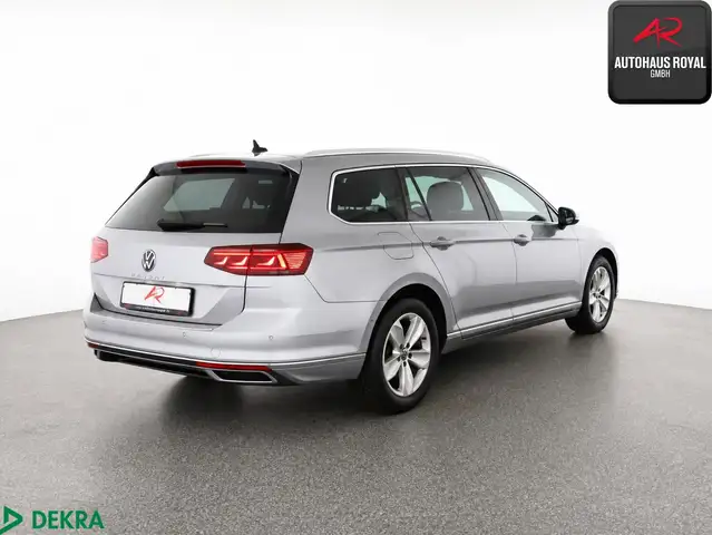 Volkswagen Passat view 5