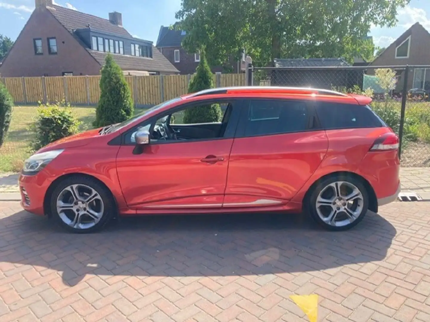 Renault Clio 1.2 GT Rood - 1