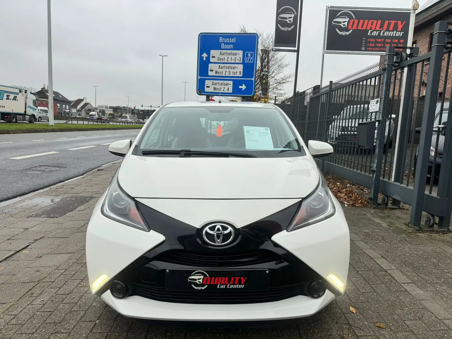 Toyota Aygo 1.0 VVT i x PLAY  69000 km garantie   euro 6b Blanc - 2