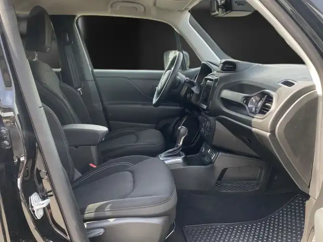 Jeep Renegade view 13