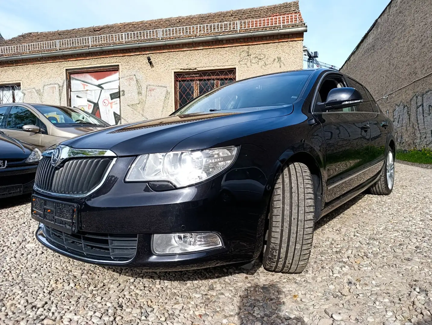 Skoda Superb Elegance-TOP GEPFLEGT-SCHECKHEFT-TÜV NEU Чорний - 2