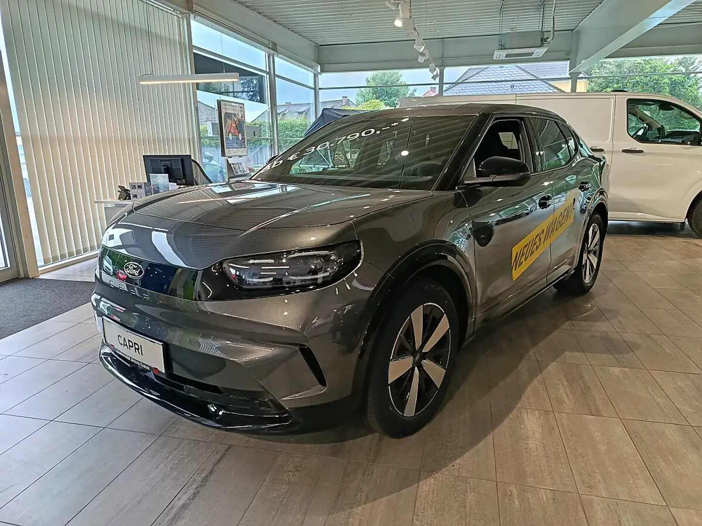 Ford Capri Elektro 77kWh Extended Range Select Grau - 1