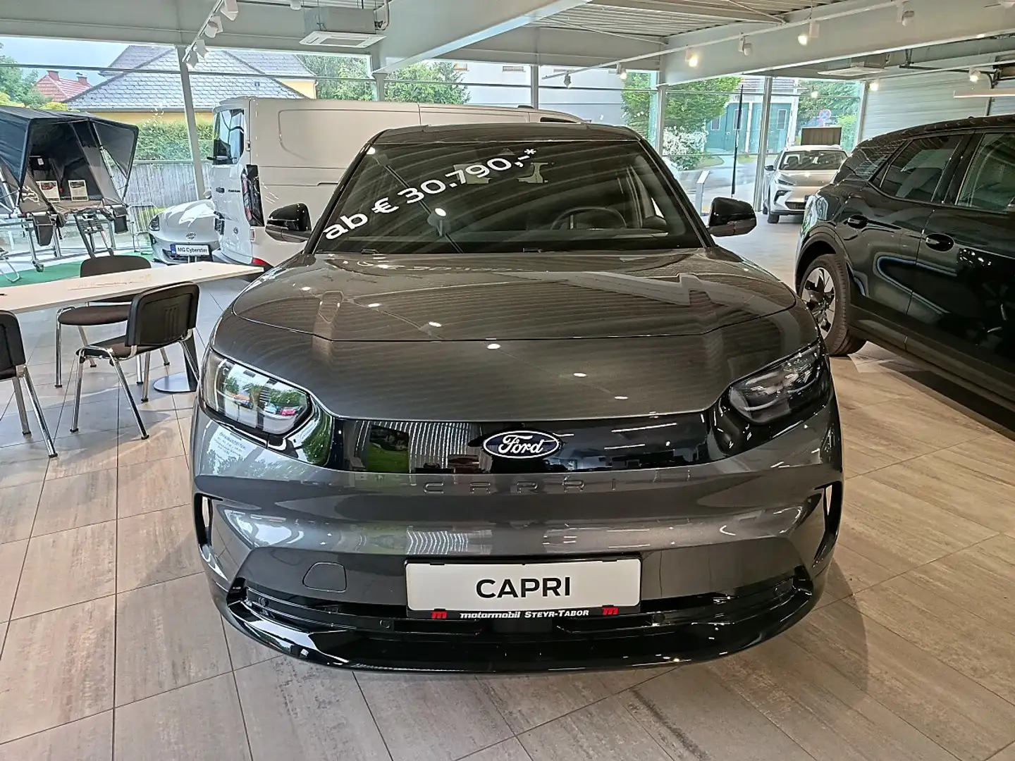 Ford Capri Elektro 77kWh Extended Range Select Grau - 2