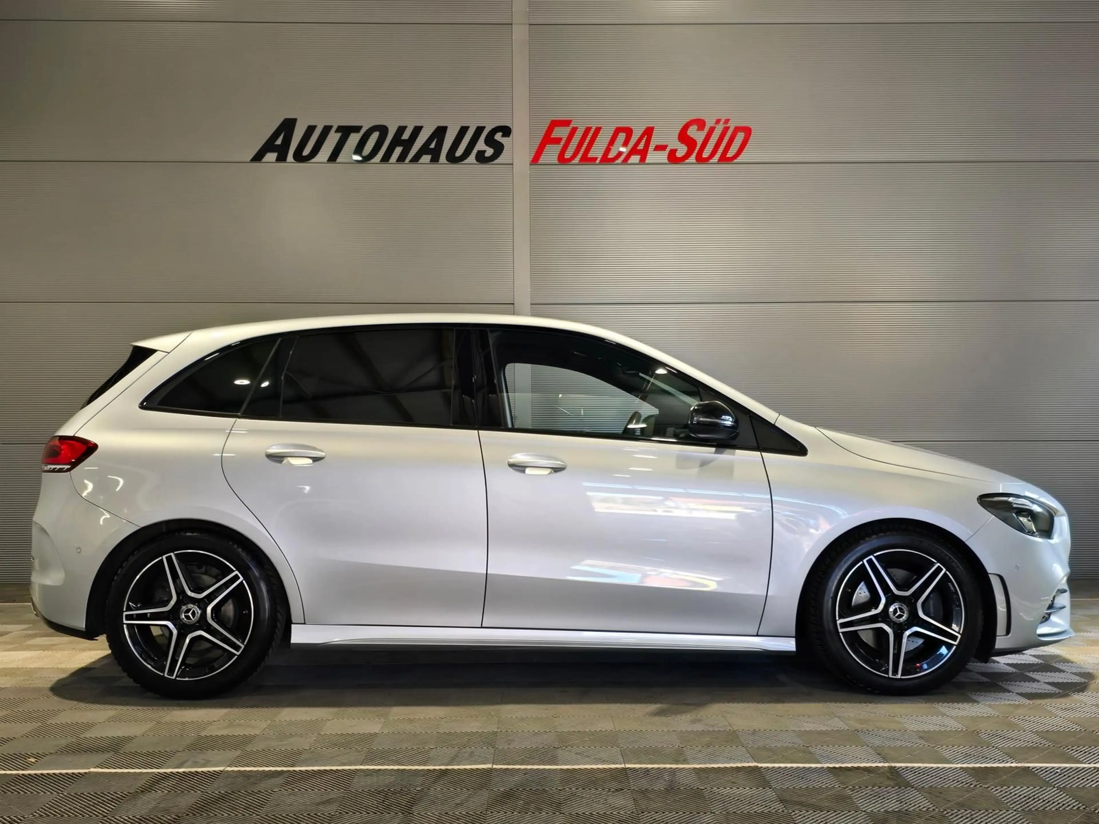 Mercedes-Benz B 220 4Matic AMG-Line°Pano°Stdhzg°TWA°Spur°RFK°B — photo 3