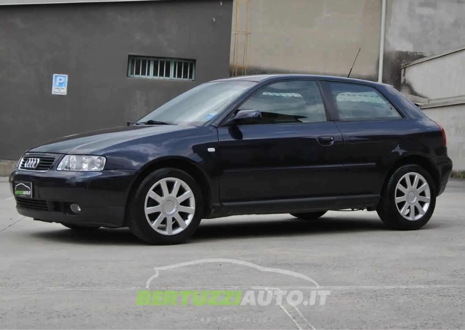 Audi A3 3p 1.9 tdi Ambition 130cv Blu/Azzurro - 1