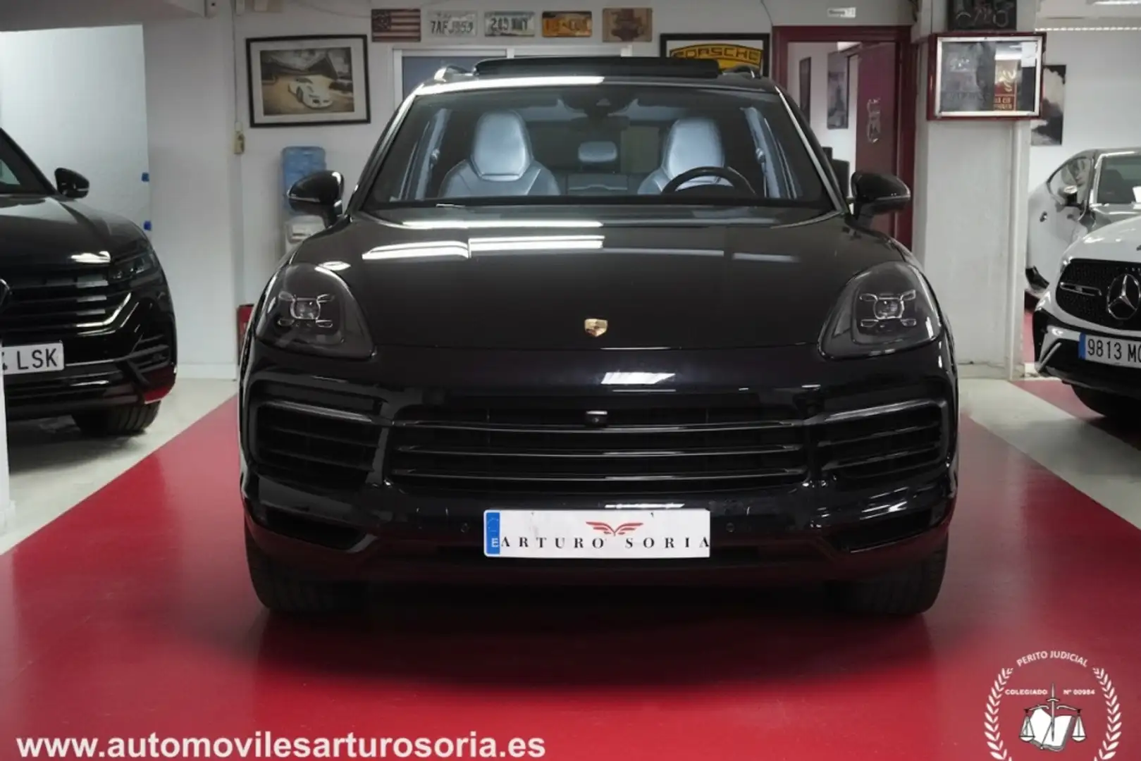 Porsche Cayenne Aut. Negro - 2