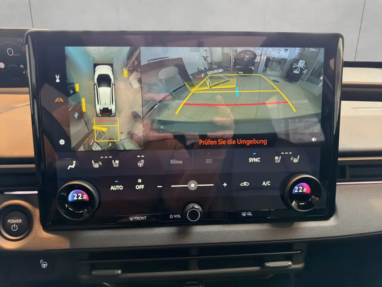 Toyota bZ4X Lounge AWD 15