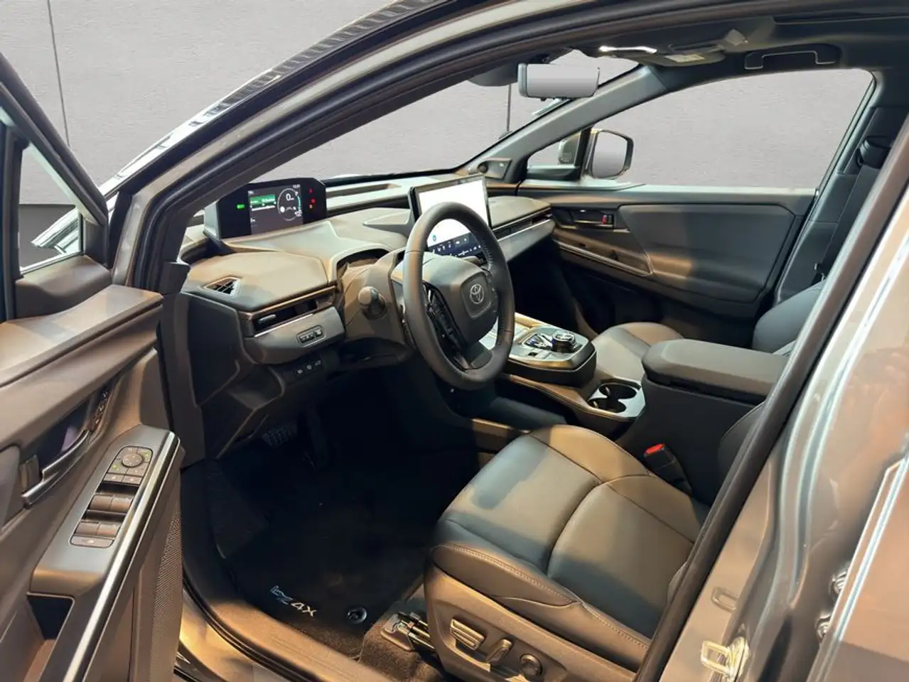 Toyota bZ4X Lounge AWD 10