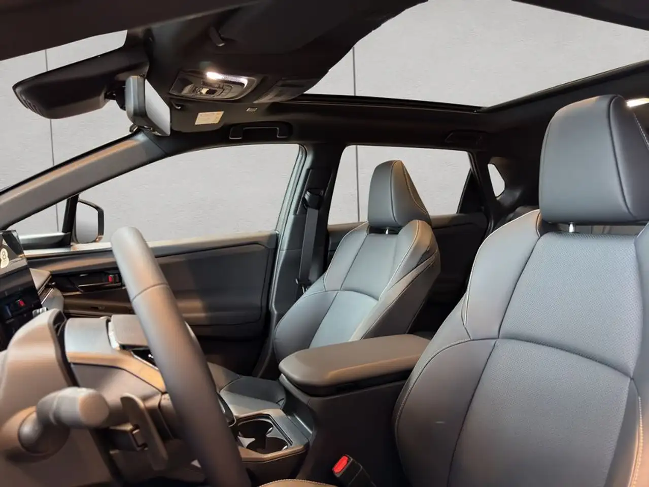 Toyota bZ4X Lounge AWD 16