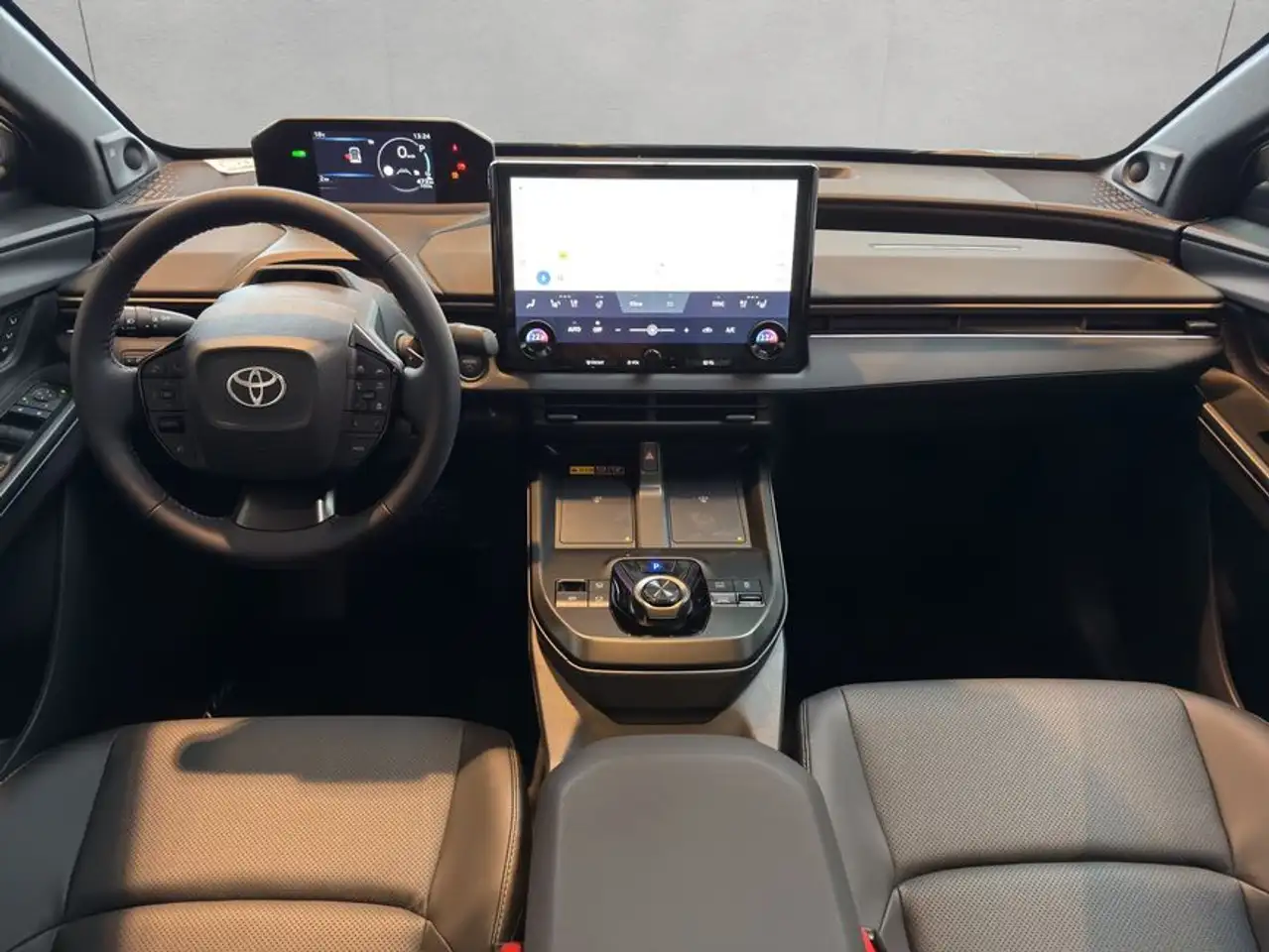 Toyota bZ4X Lounge AWD 13