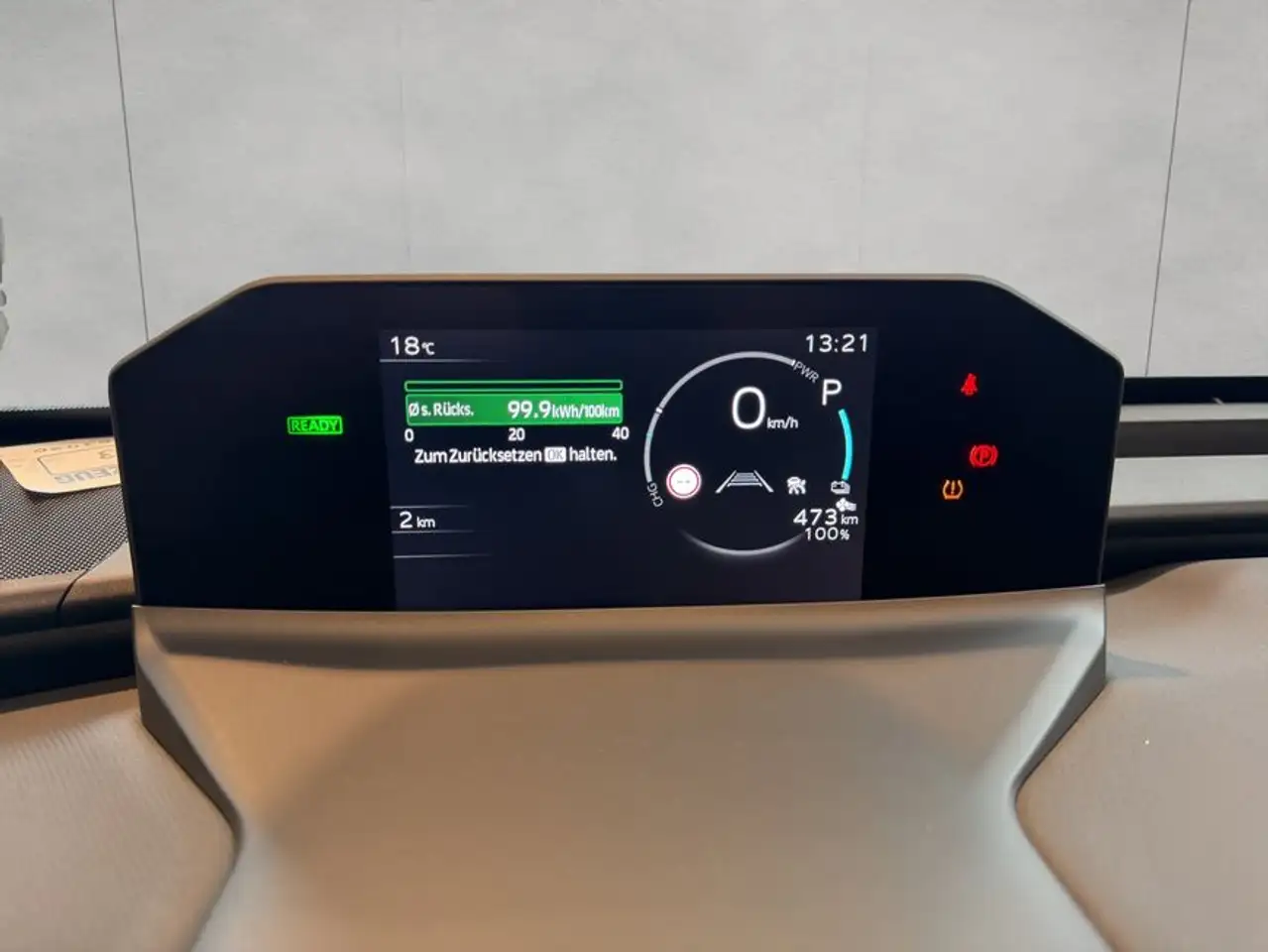 Toyota bZ4X Lounge AWD 12