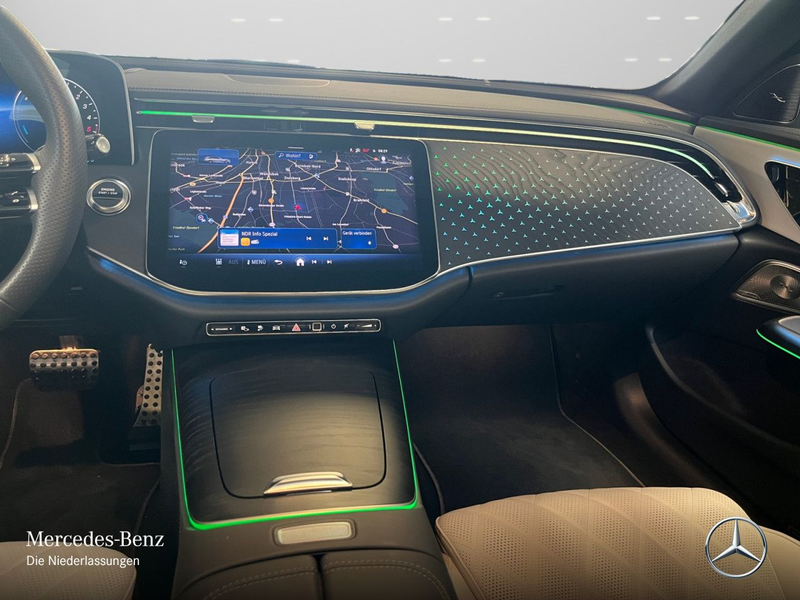 Mercedes-Benz E 300 de T 4M Hybrid AMG Fahrass 360° Airmat Pano — photo 15