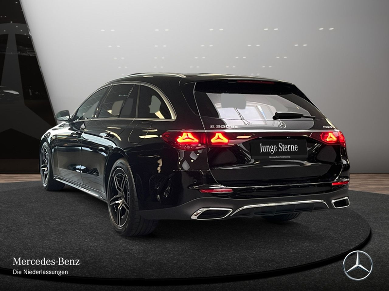 Mercedes-Benz E 300 de T 4M Hybrid AMG Fahrass 360° Airmat Pano — photo 10