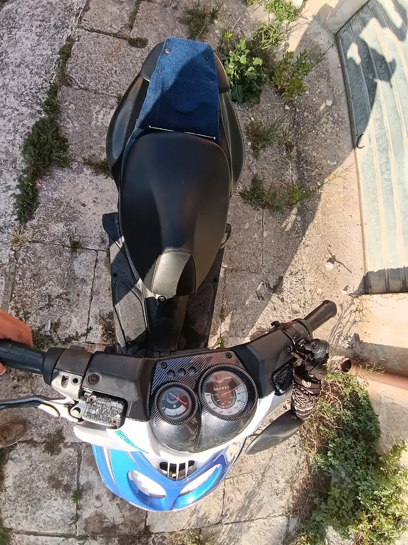 Yamaha Aerox Valentino Rossi Blauw - 2