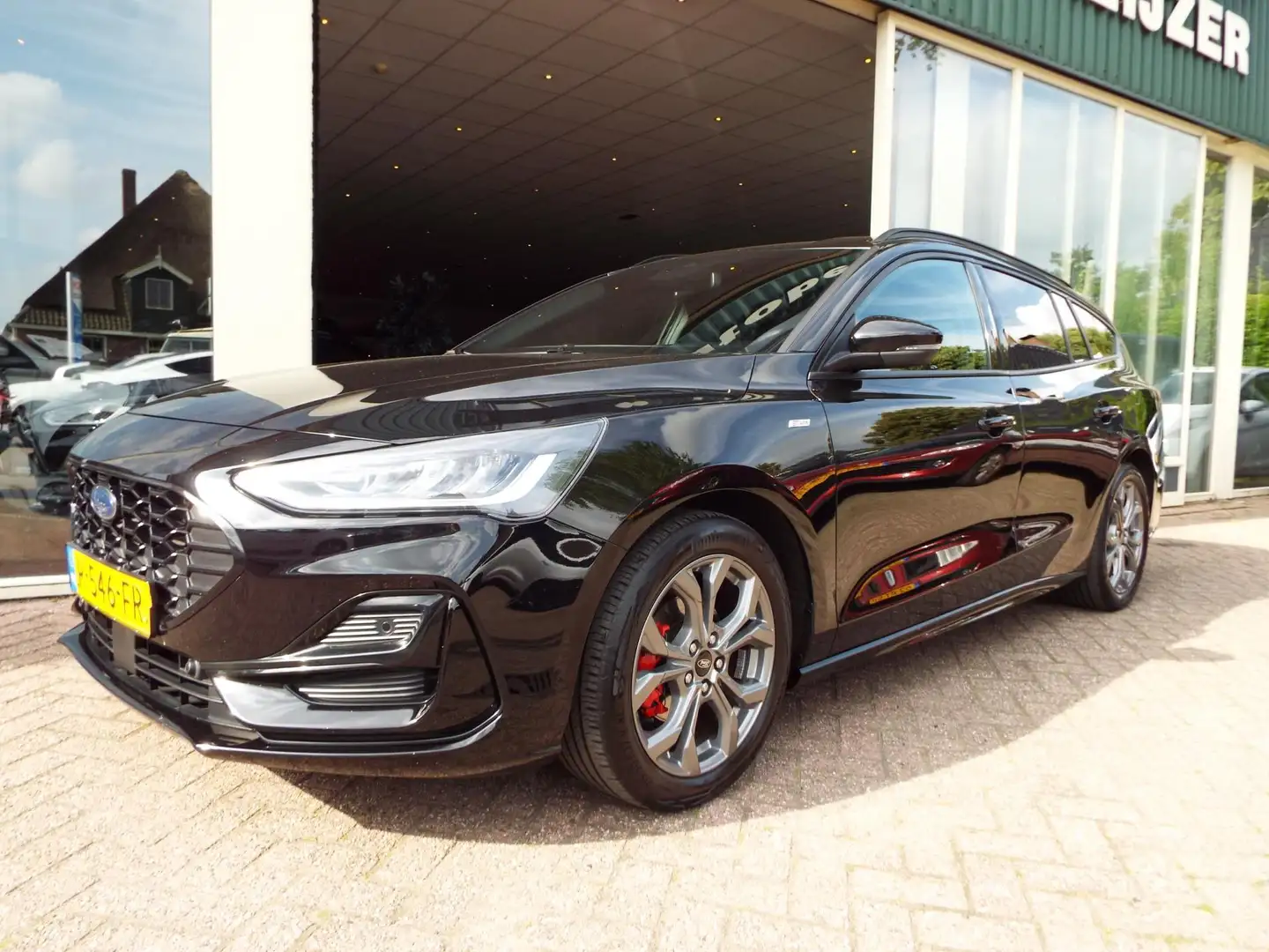 Ford Focus Wagon 1.0 EcoBoost Hybrid ST Line X STOELVERW-STUU Schwarz - 2